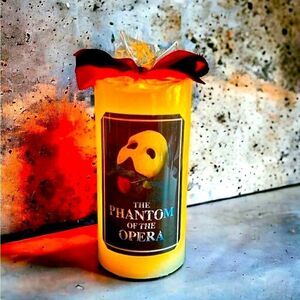 *30off3* NWOT. Broadway Phantom Of The Opera Flameless Candle